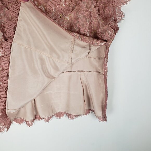 Ann Taylor Scalloped Lace Cap Sleeve Occasion Top Dusty Pink & Gold Size 10 - Picture 4 of 8